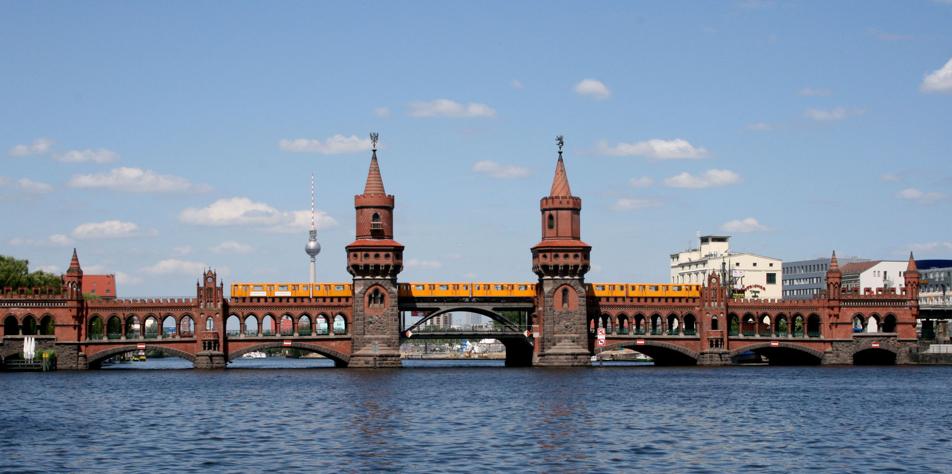 Berliner Hochbahn, Oberbaumbruecke mit U-Bahn in Berlin
